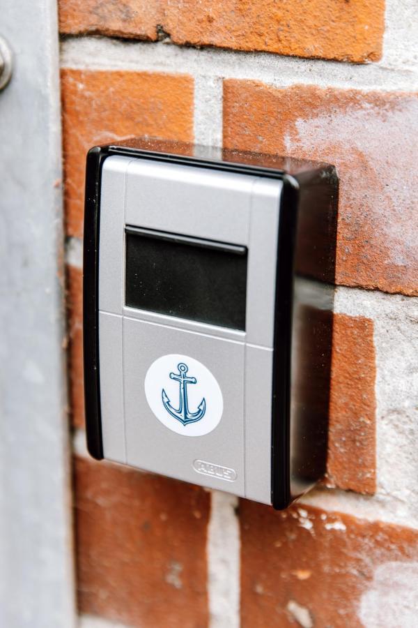 Alles Neu: 1-Zi Zentral Am Exerzierpl. 24H-Checkin Kiel Exterior foto